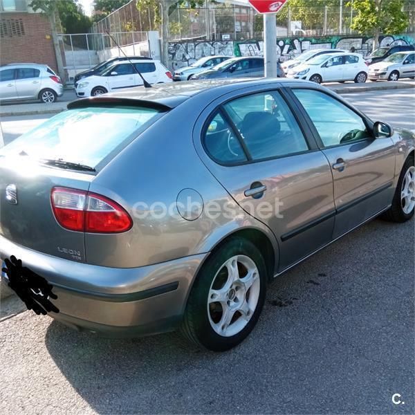 Gris / plata Usado 2004 Seat Leon Berlina | 2600 € (Buen precio) - Imagen 1/4