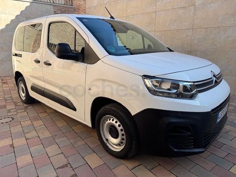 Usado Citroën Berlingo Live 76 CV (55 kW) 2019 Blanco Monovolumen