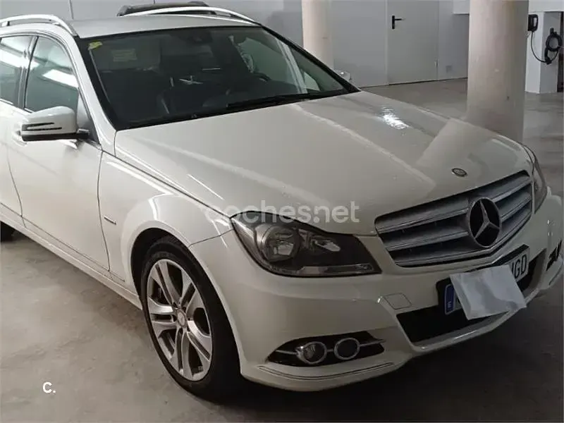 Usado Mercedes C220 Avantgarde 170 CV (125 kW) 2011 Blanco Familiar