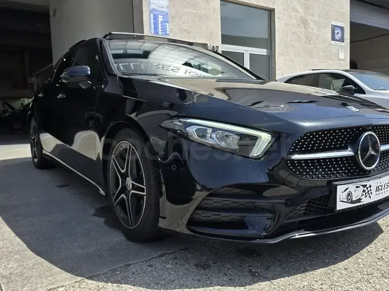 Usado Mercedes A200 163 CV (119 kW) 2022 Negro Berlina