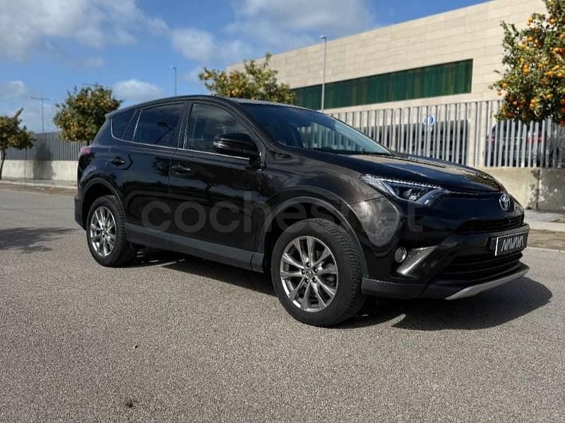 Usado Toyota RAV4 Executive 143 CV (105 kW) 2017 Negro SUV