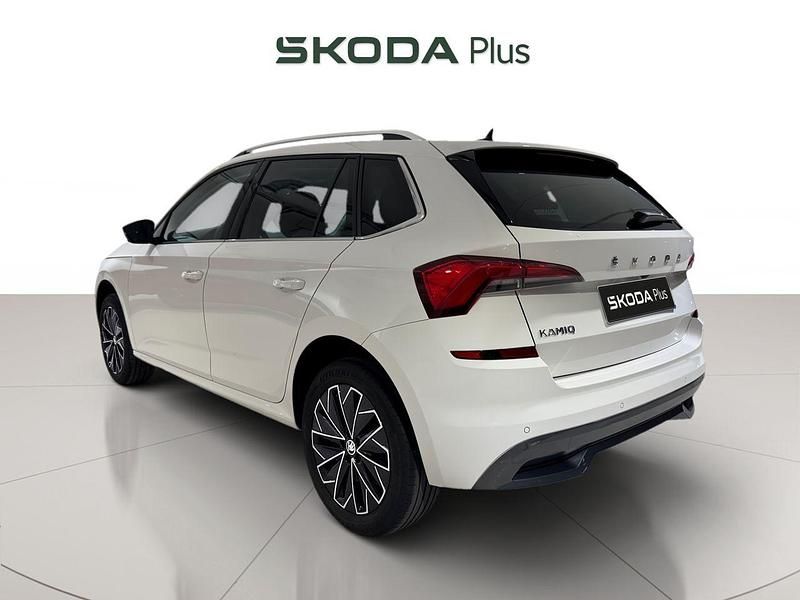 Usado Skoda Kamiq Sport 150 CV (110 kW) 2023 Blanco SUV