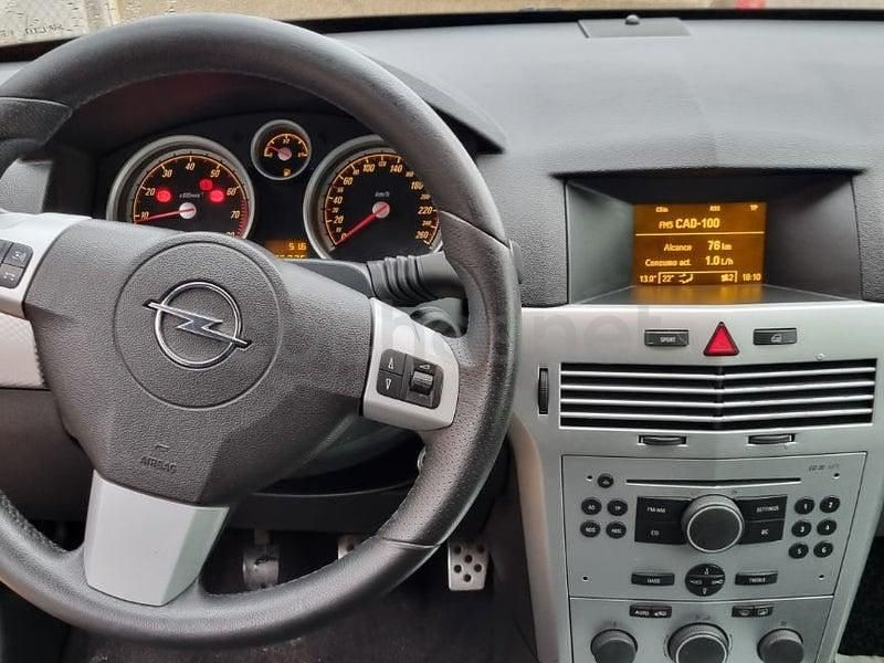 Usado Opel Astra GTC Cosmo 125 CV (91 kW) 2005 Rojo Berlina