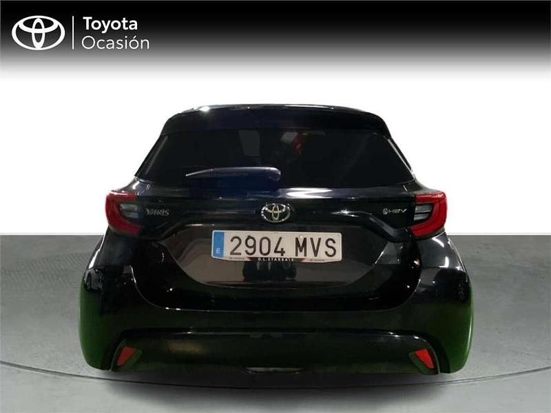Usado Toyota Yaris Hybrid Style 116 CV (85 kW) 2024 Monovolumen