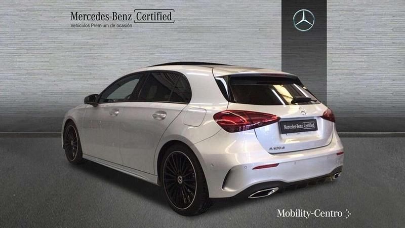 Usado Mercedes A180 109 CV (80 kW) 2024 Gris Utilitario