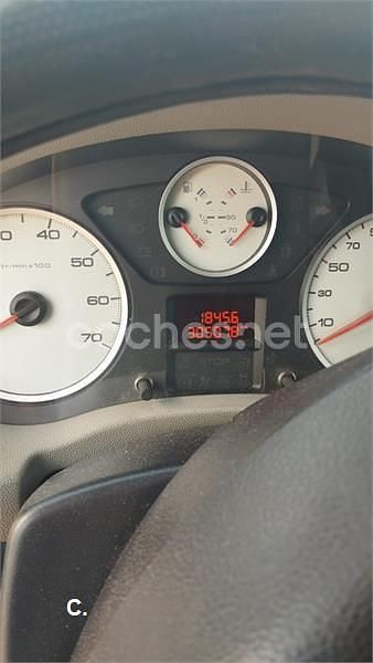 Usado Peugeot Partner Tepee Access 92 CV (67 kW) 2013 Gris / plata Monovolumen