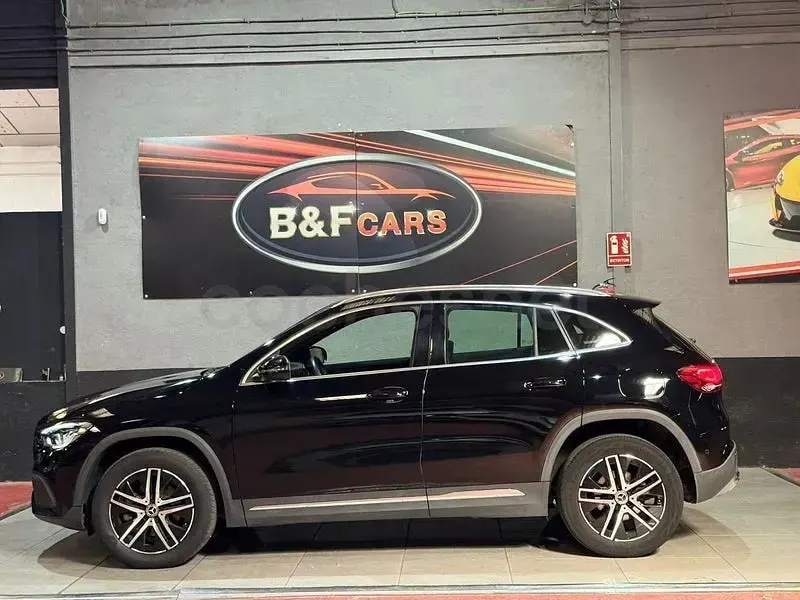 Usado Mercedes GLA200 136 CV (100 kW) 2022 Negro SUV