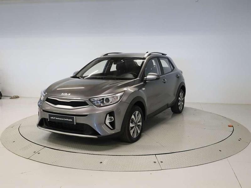 Plateado Usado 2024 Kia Stonic SUV | 16.625 € (Precio justo) - Imagen 1/4