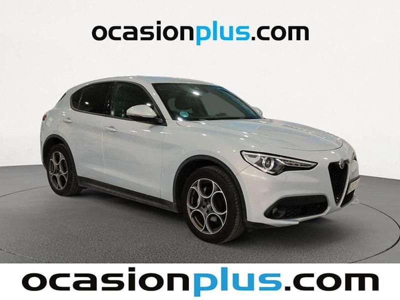 Usado Alfa Romeo Stelvio Sprint 190 CV (139 kW) 2022 Blanco SUV