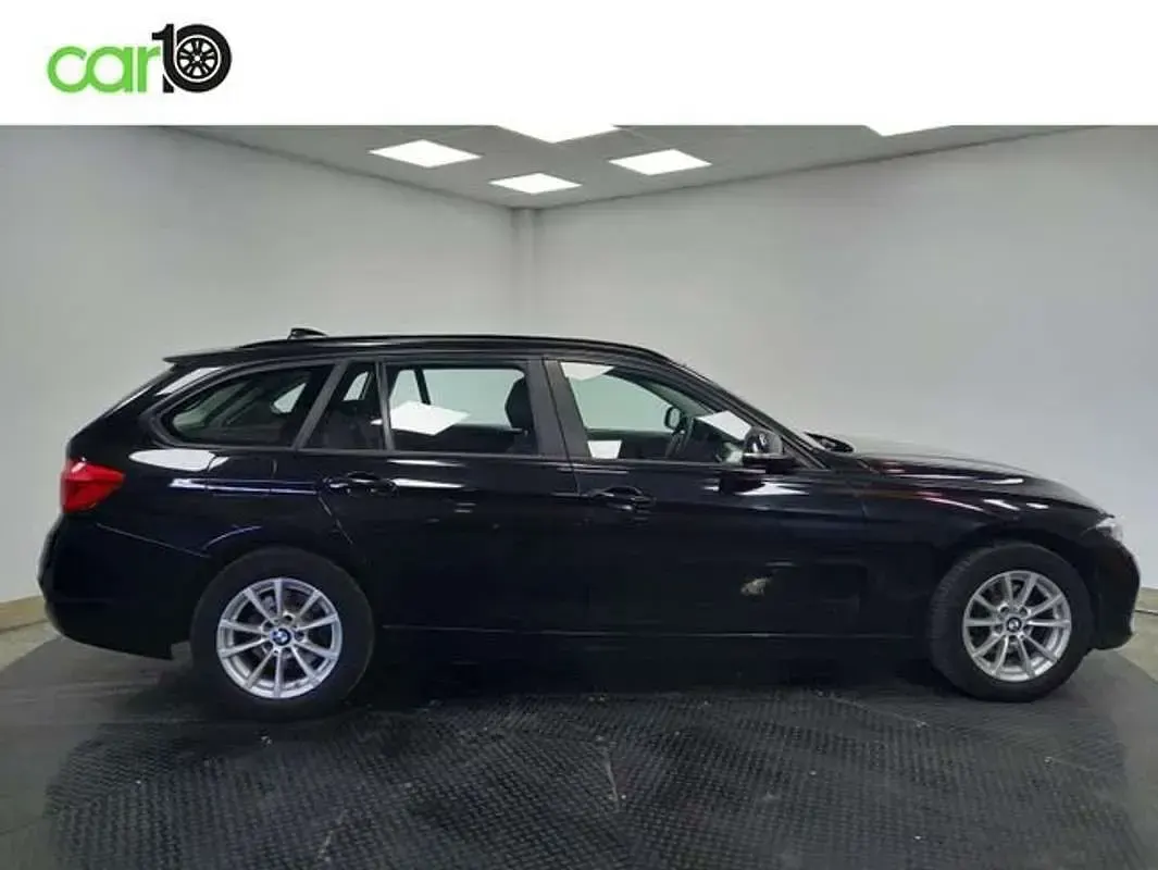 Usado BMW 318 135 CV (99 kW) 2019 Negro Familiar