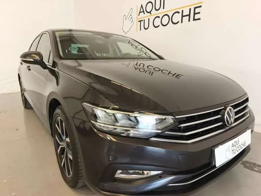 Używany VW Passat Executive 150 KM (110 kW) 2021 Szary Sedan/Limuzyna