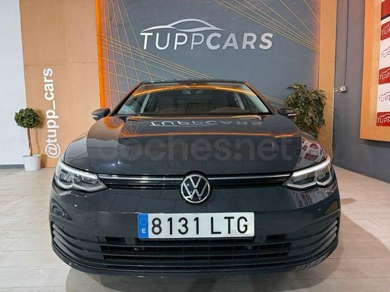 Usado VW Golf VIII Life 110 CV (80 kW) 2022 Gris / plata Berlina