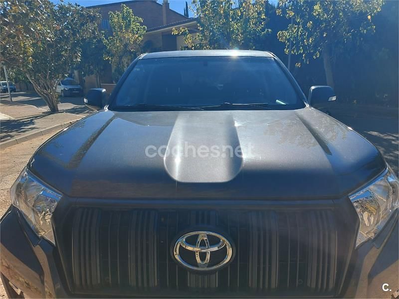 Gris / plata Usado 2018 Toyota Land Cruiser SUV | 40.000 € (Caro) - Imagen 1/4