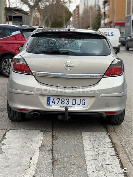 Usado Opel Astra GTC Sport 150 CV (110 kW) 2005 Beige Berlina