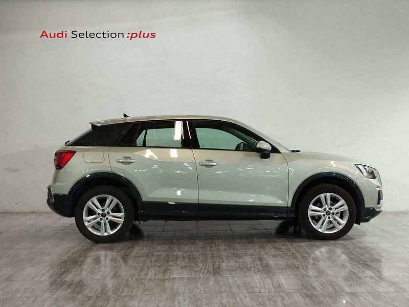 Usado Audi Q2 Advanced Plus 116 CV (85 kW) 2025 Gris SUV