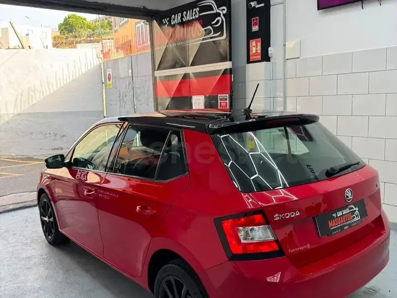 Usado Skoda Fabia 95 CV (69 kW) 2019 Rojo Utilitario