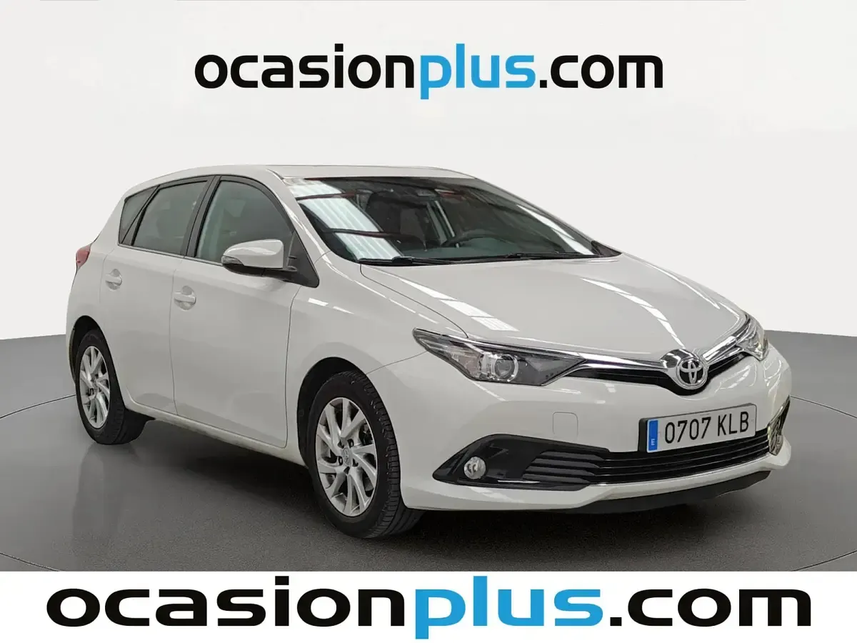 Begagnad Toyota Auris Active 116 HK (85 kW) 2018 Vit Halvkombi