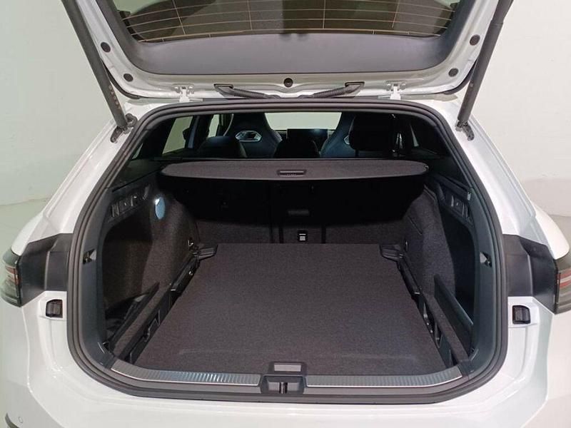 Usado VW Passat R-line 150 CV (110 kW) 2024 Blanco Berlina