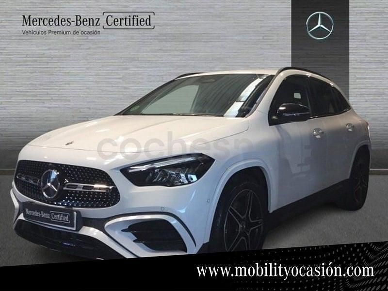 Usado Mercedes GLA200 AMG line 150 CV (110 kW) 2024 Digital white  metallic paint SUV