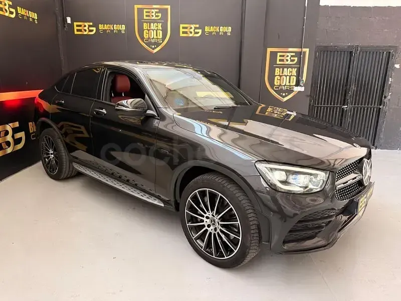 Usado Mercedes GLC300de 306 CV (225 kW) 2021 Gris / plata Coupe