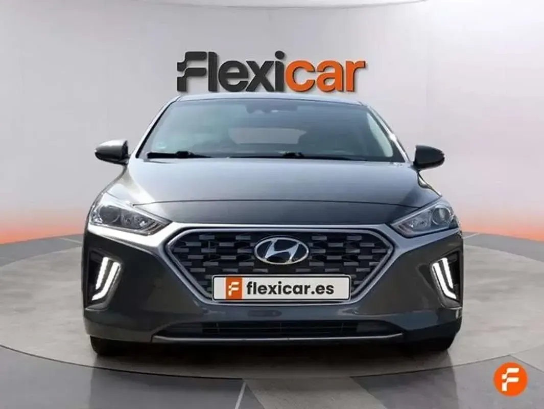 Usado Hyundai Ioniq 141 CV (103 kW) 2021 Gris Utilitario