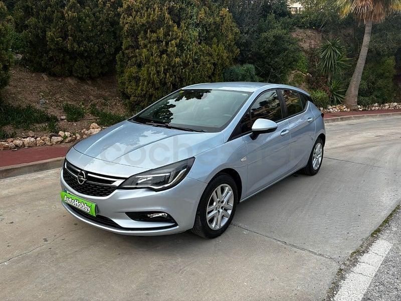 Usado Opel Astra Selective 105 CV (77 kW) 2016 Azul Berlina