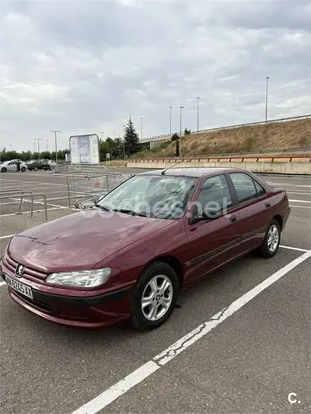 Usado Peugeot 406 110 CV (80 kW) 1998 Granate Berlina