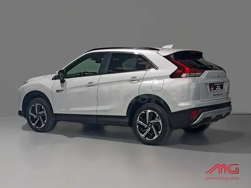 Usado Mitsubishi Eclipse Cross 188 CV (138 kW) 2025 Blanco SUV
