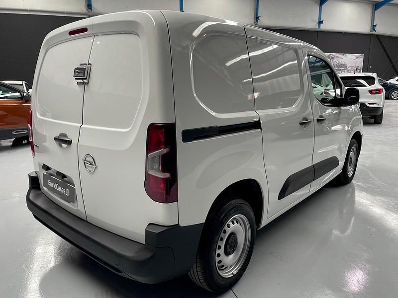 Usado Opel Combo Active 100 CV (73 kW) 2020 Blanco Monovolumen