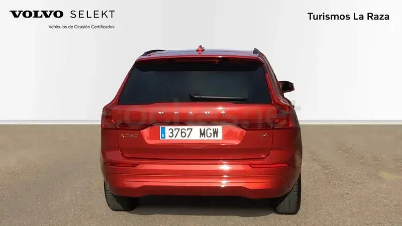 Usado Volvo XC60 Core 197 CV (144 kW) 2023 Rojo SUV