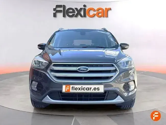 Usado Ford Kuga Trend+ 120 CV (88 kW) 2018 Gris SUV