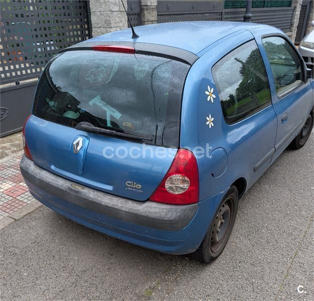 Azul Usado 2004 Renault Clio II Authentique Berlina | 1500 € (Buen precio) - Imagen 1/3