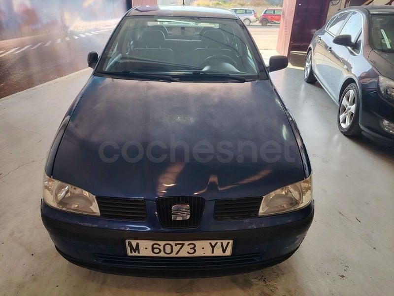 Usado Seat Cordoba Stella 68 CV (50 kW) 2000 Azul Berlina