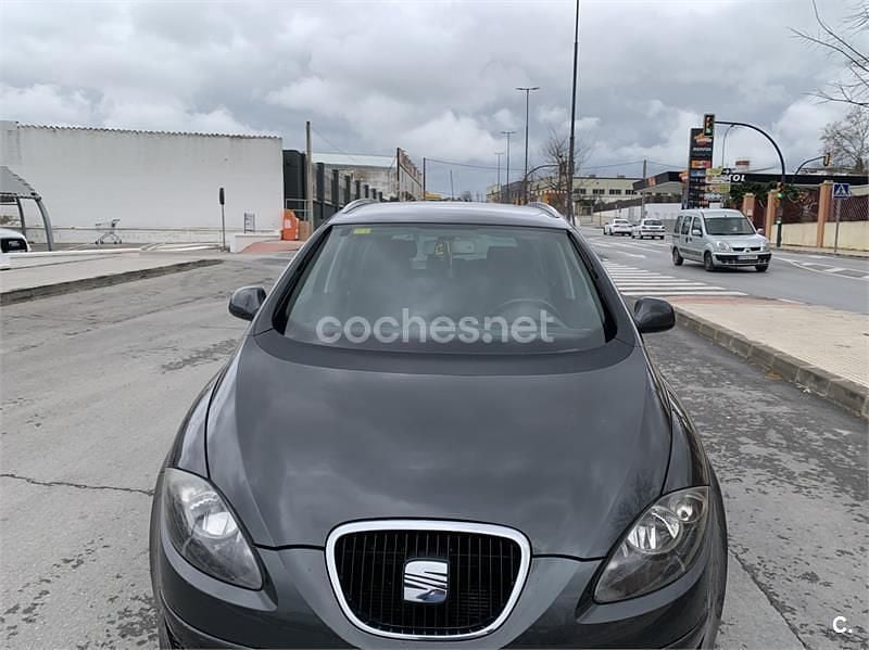 Usado Seat Altea XL 140 CV (102 kW) 2009 Gris / plata Monovolumen