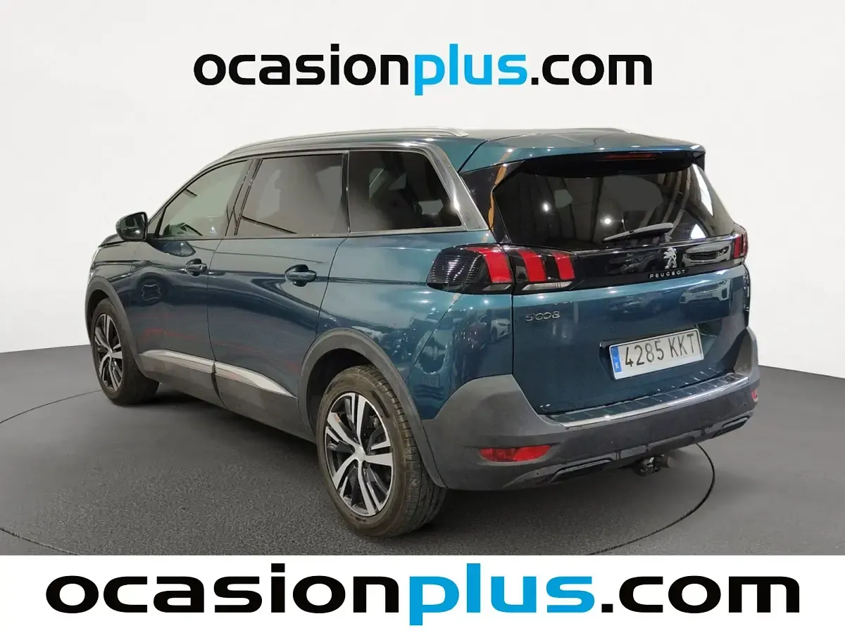 Usado Peugeot 5008 Allure 131 HP (96 kW) 2018 Verde Monovolume