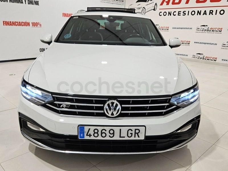 Usado VW Passat R-line 150 CV (110 kW) 2020 Blanco Familiar