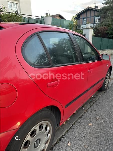 Rojo Usado 2000 Seat Leon Berlina | 2600 € (Precio justo) - Imagen 1/2
