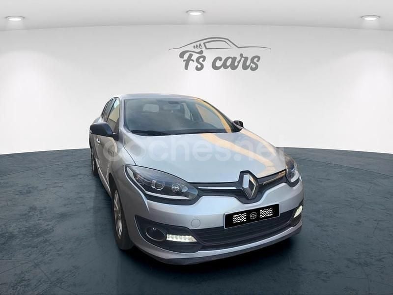 Usado Renault Mégane LIMITED 115 CV (84 kW) 2014 Gris / plata Berlina