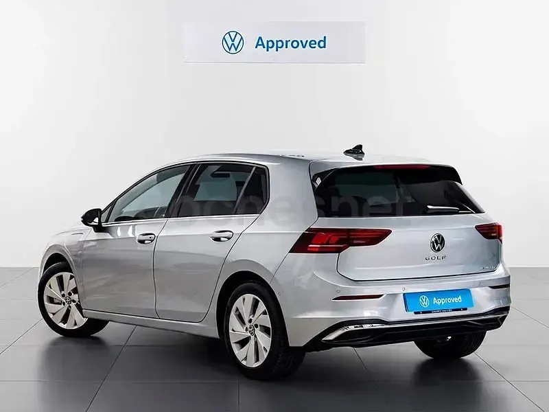 Usado VW Golf VIII Style 204 CV (150 kW) 2025 Gris / plata Berlina
