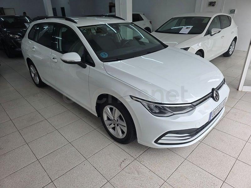 Usado VW Golf VIII 115 CV (84 kW) 2021 Blanco Familiar