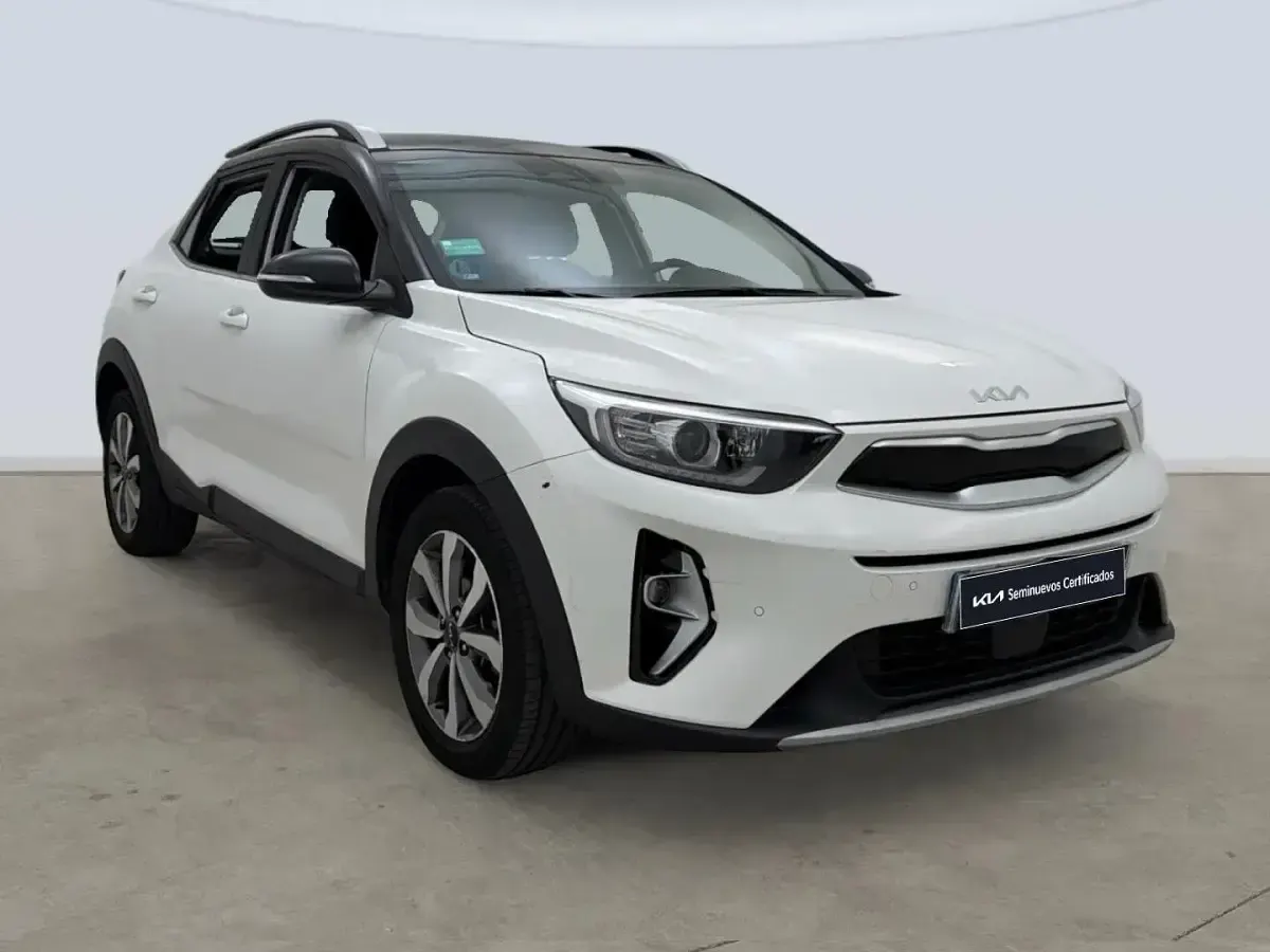 Begagnad Kia Stonic 100 HK (73 kW) 2021 Svart SUV