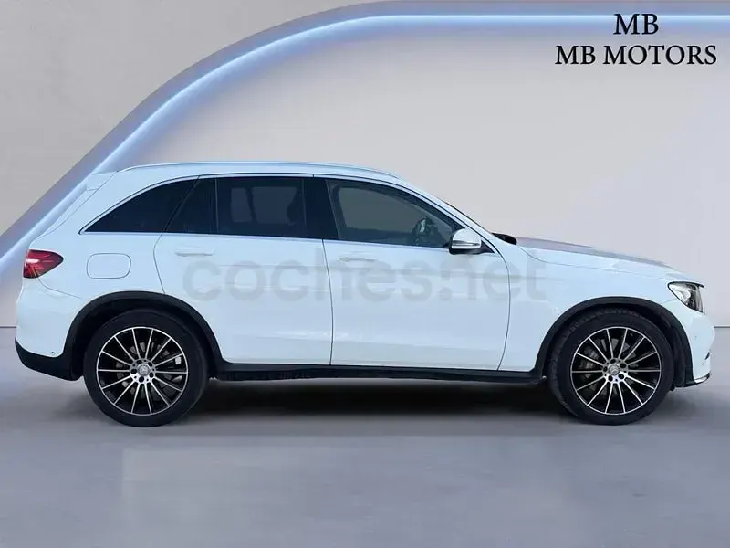 Usado Mercedes GLC220 AMG line 170 CV (125 kW) 2016 Blanco SUV