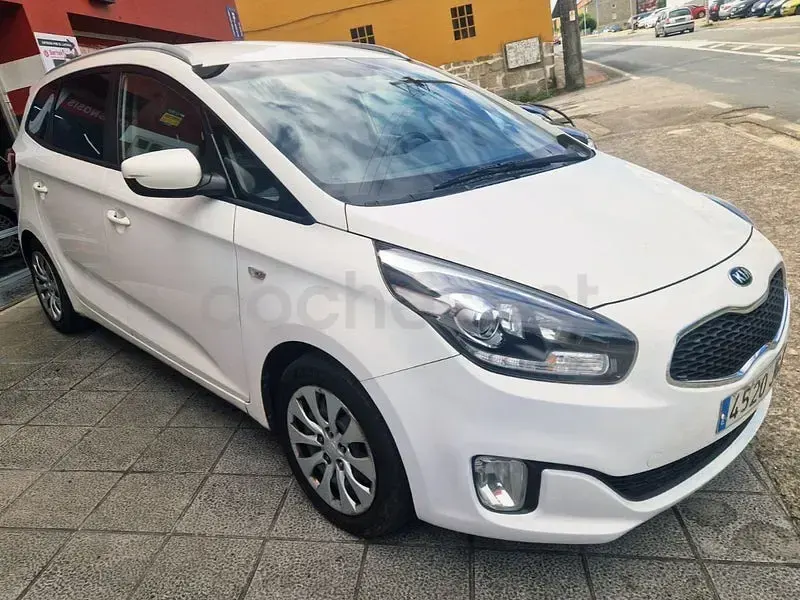 Usado Kia Carens 115 CV (84 kW) 2015 Blanco Monovolumen
