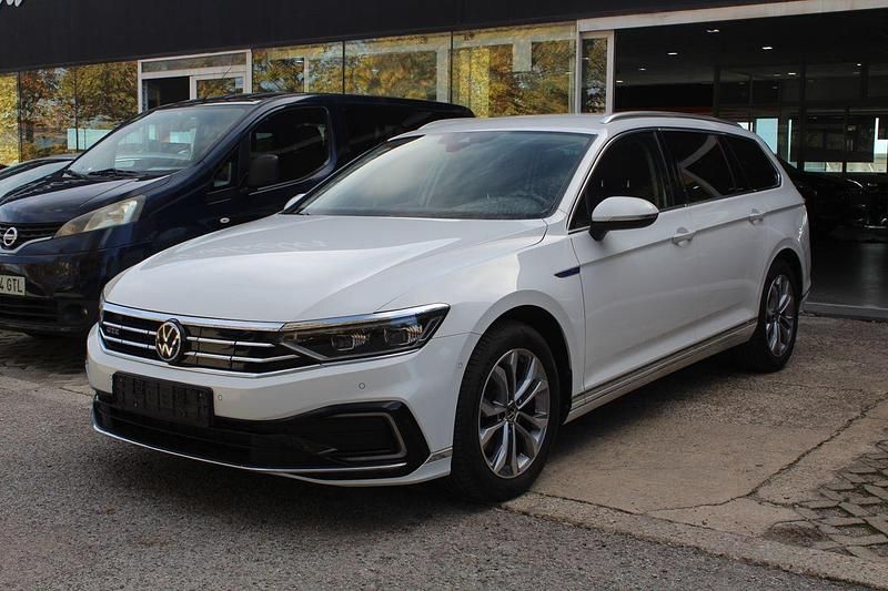 Używany VW Passat GTE 219 KM (161 kW) 2021 Biały Kombi