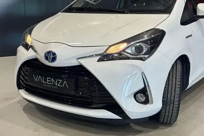 Używany Toyota Yaris Hybrid 100 KM (73 kW) 2019