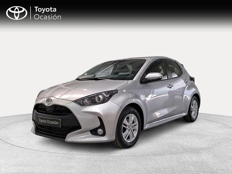 Gris / plata Usado 2024 Toyota Yaris Edition Berlina | 19.900 € (Precio justo) - Imagen 1/4
