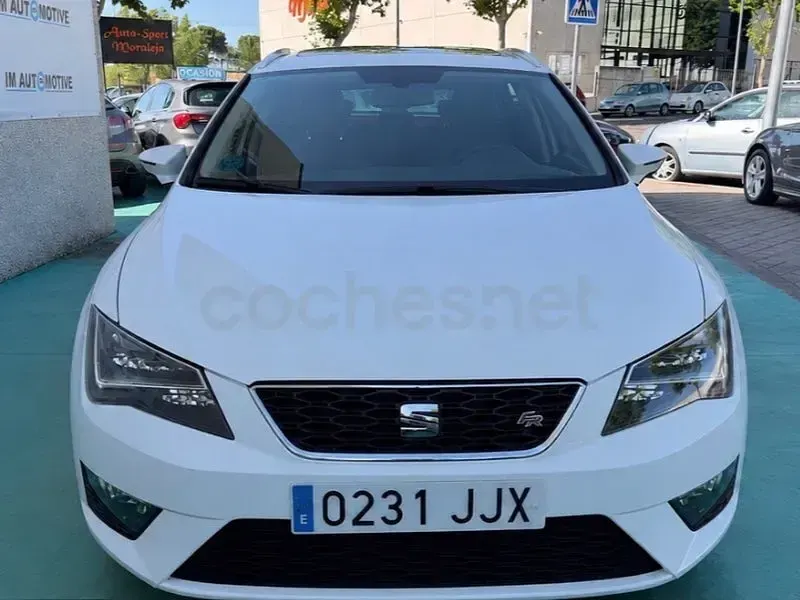 Usado Seat Leon FR 150 CV (110 kW) 2016 Blanco Familiar