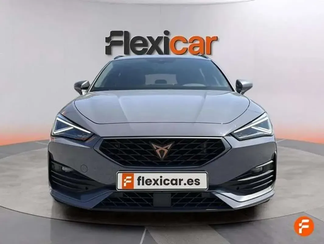 Usado Cupra Leon 190 CV (139 kW) 2023 Gris Utilitario