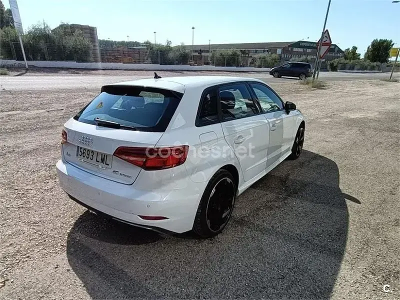 Usado Audi A3 Design 204 CV (150 kW) 2021 Blanco Berlina
