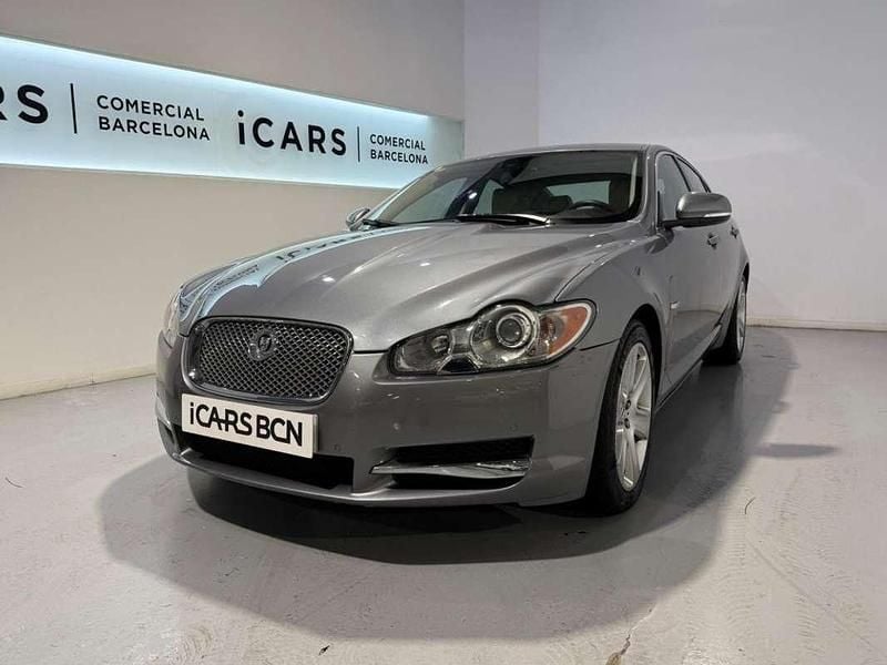 Plateado Usado 2011 Jaguar XF Premium Luxury Berlina | 10.990 € (Precio justo) - Imagen 1/4